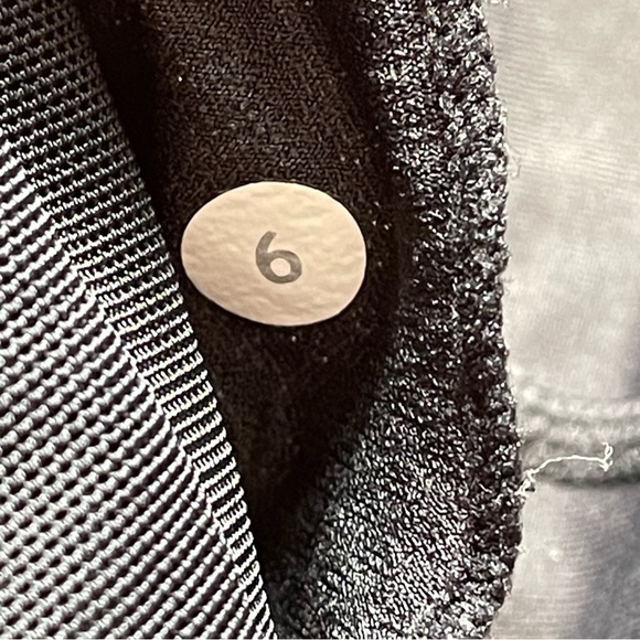 [lululemon] Rehearsal Tank - Black - 6 - Picture 9 of 9